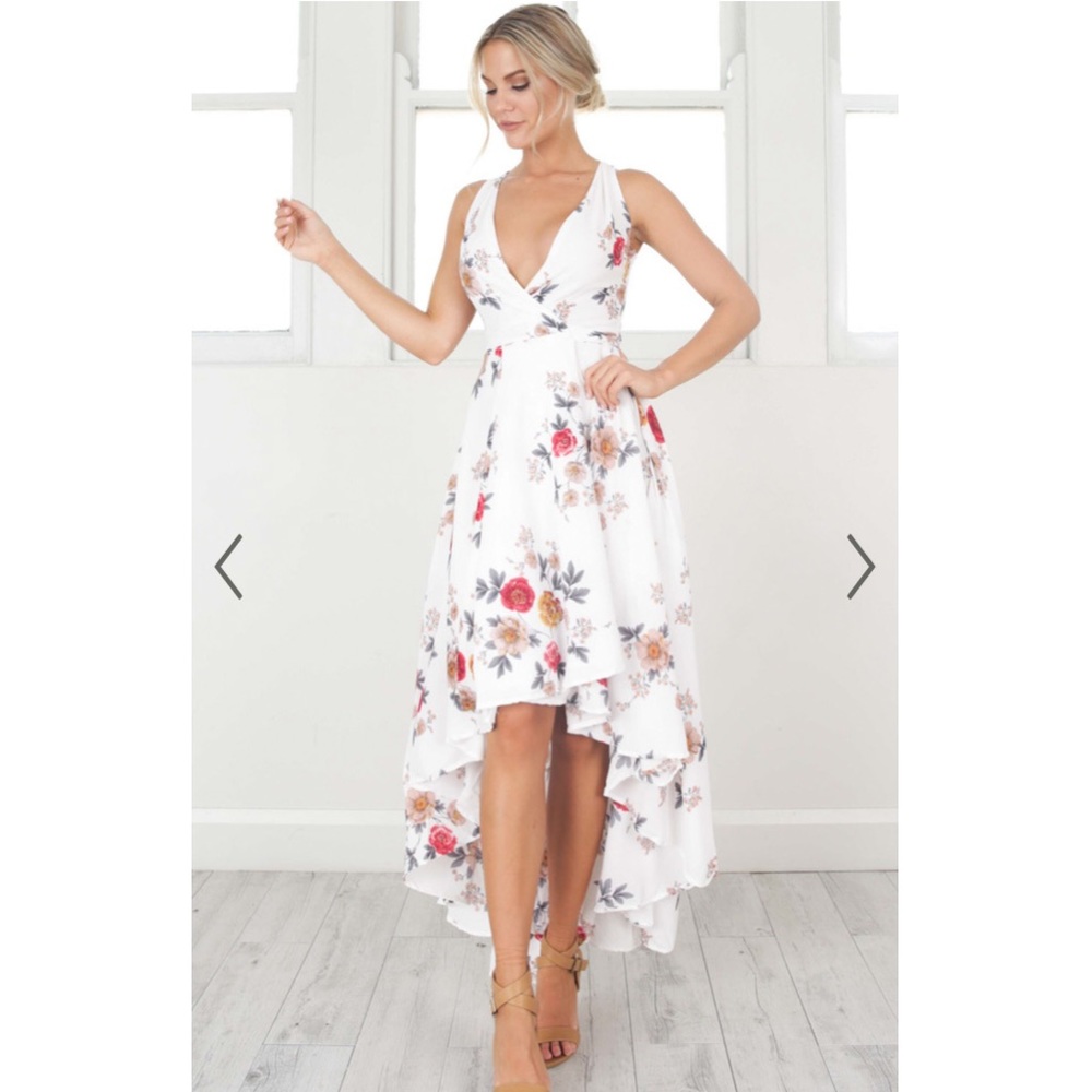 NWT SHOWPO OCEAN AVENUE DRESS IN WHITE
FLORAL, SIZE LARGE - Picture 10 of 12